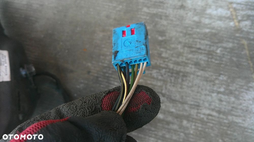 VOLVO V50 LUSTERKO LEWE 8PIN - 3