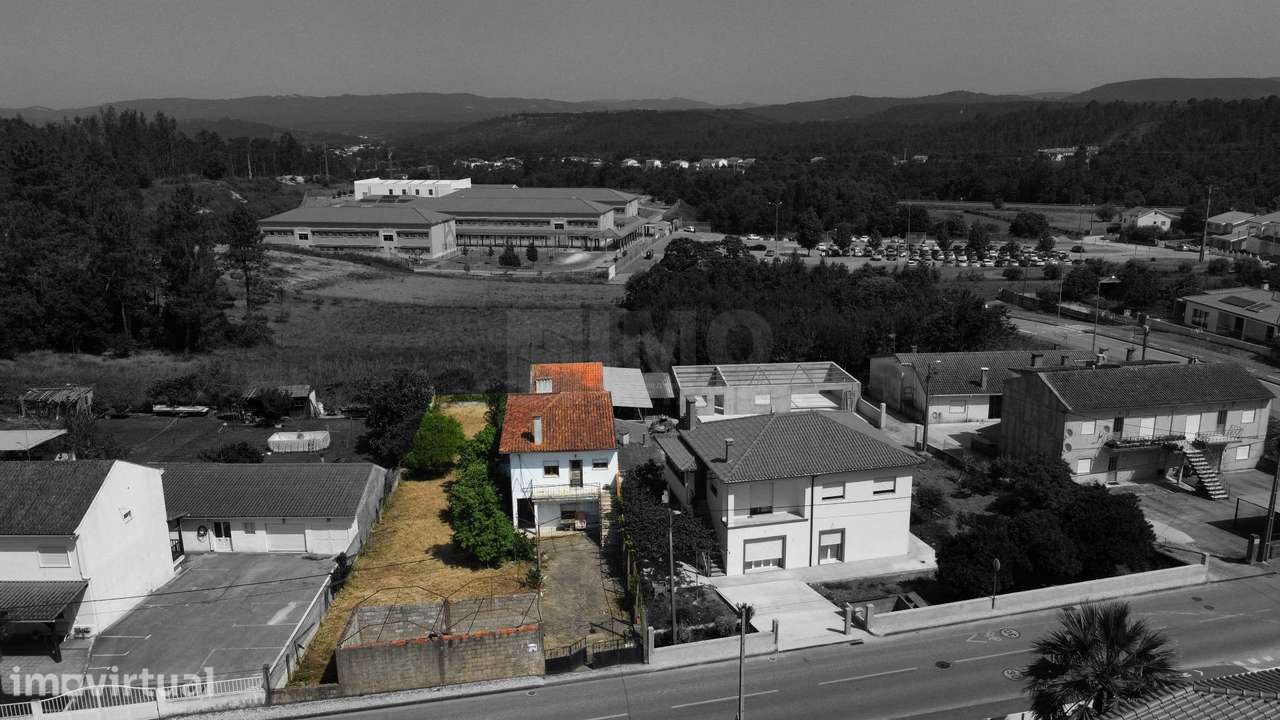 Duas Moradias em Terreno Urbano de 1.000 m² - centro da Lousã - Grande imagem: 3/26