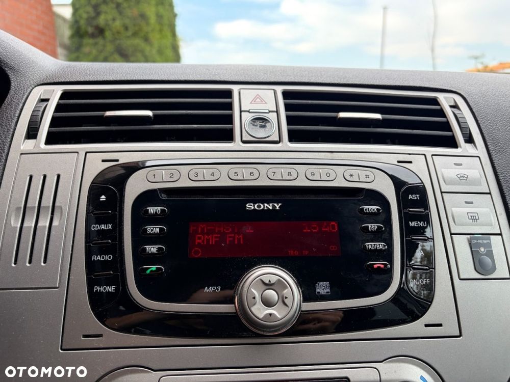 Ford Kuga - 16
