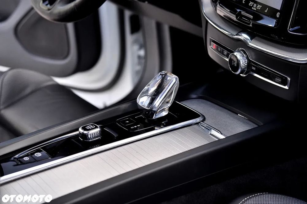 Volvo XC 60 T6 AWD Plug-In Hybrid Inscription - 34