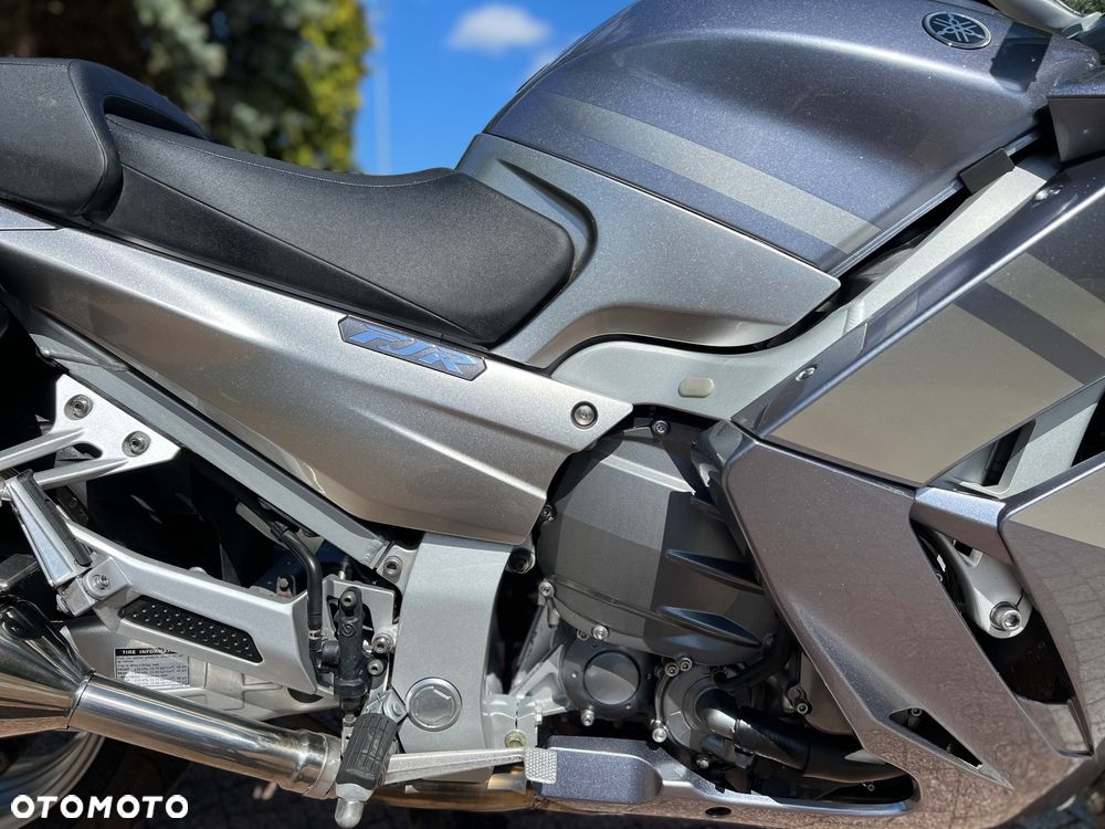 Yamaha FJR - 8