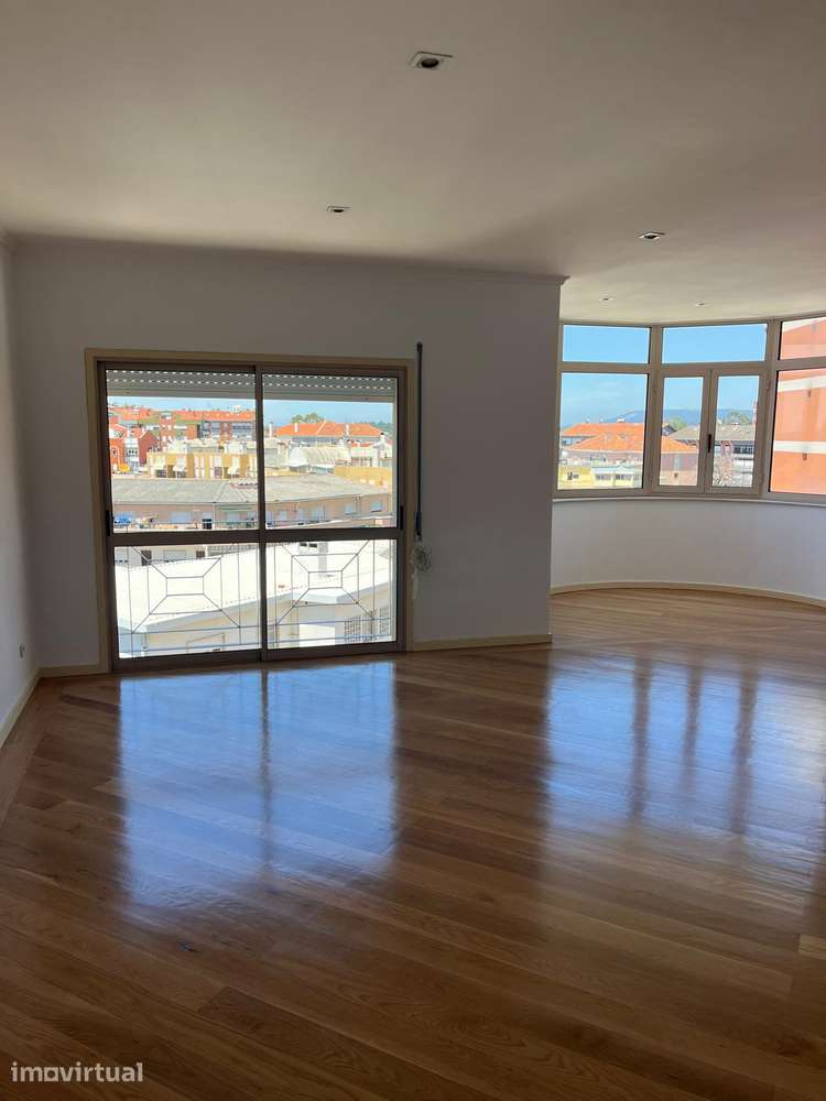 Apartamento T4 em Celas – Coimbra | Excelente localização - Grande imagem: 3/26
