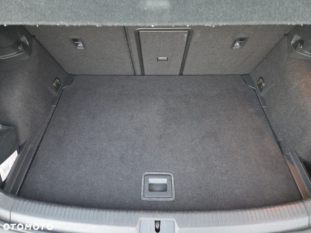 Volkswagen Golf 1.4 TSI BMT Highline - 23