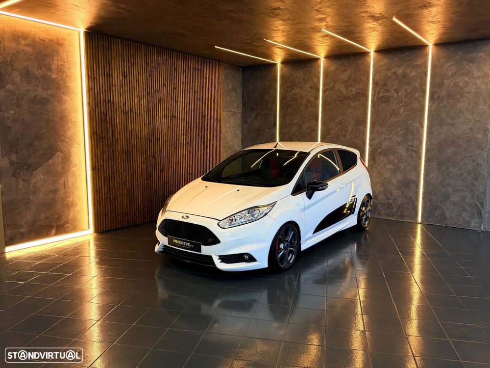 Ford Fiesta 1.6 EcoBoost c/ Pack Pele Desportiva ST - 1