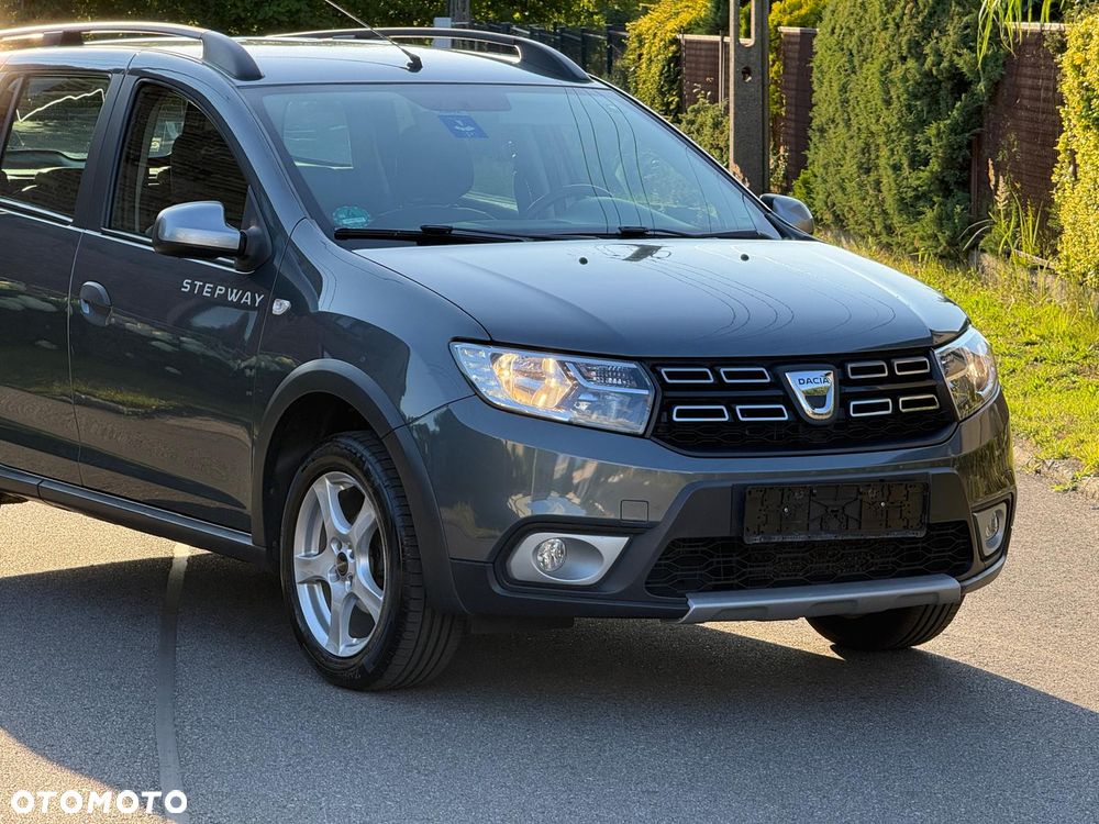 Dacia Logan TCe 90 S&S Stepway Celebration - 5