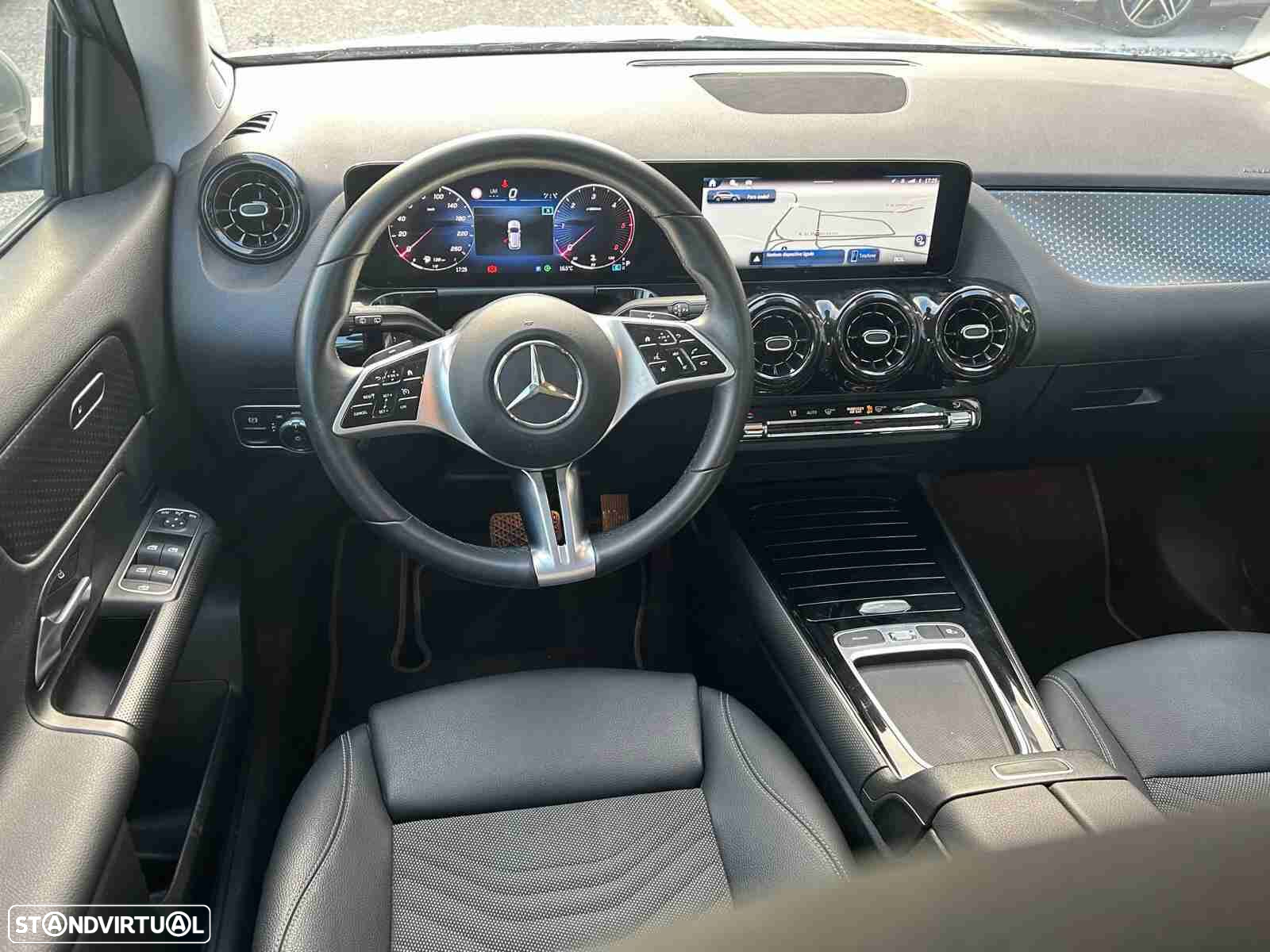 Mercedes-Benz GLA 180 d - 24