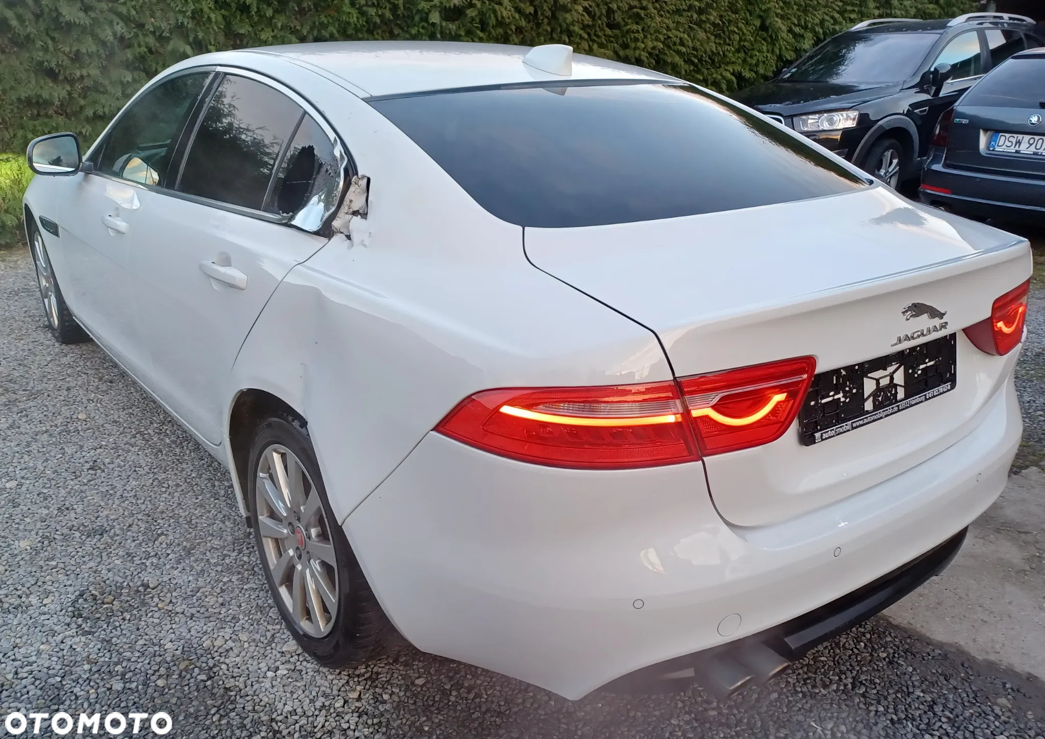 Jaguar XE - 10