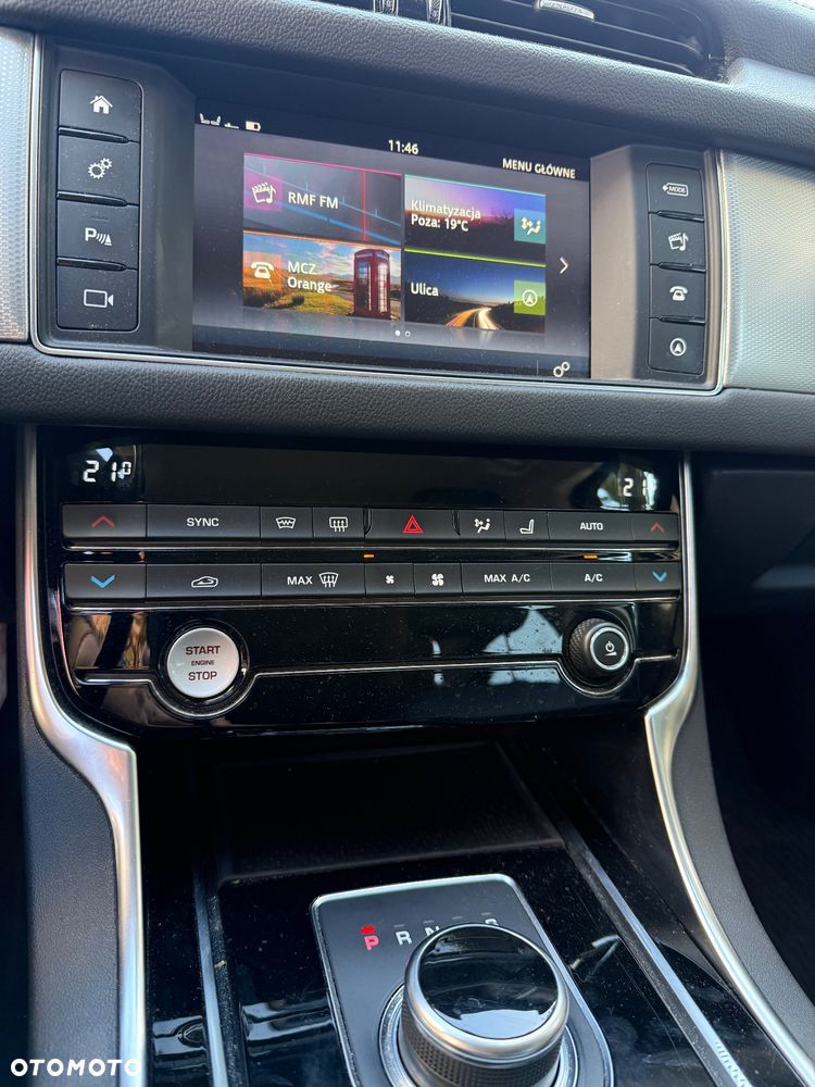 Jaguar XF 2.0 i4D AWD Portfolio - 8