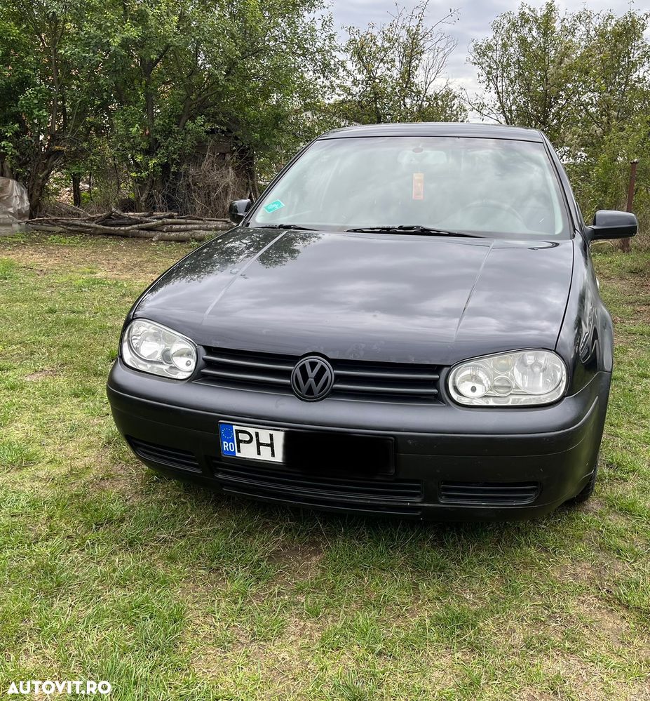 Volkswagen Golf - 1