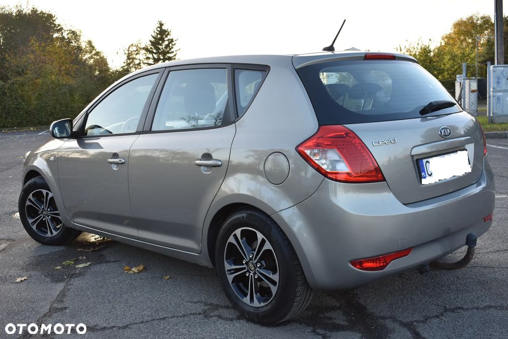 Kia Ceed - 3