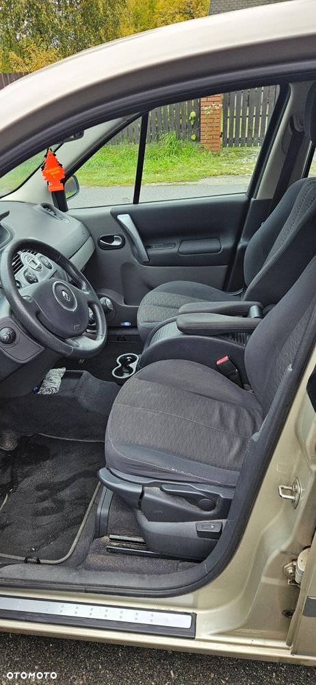 Renault Scenic - 11