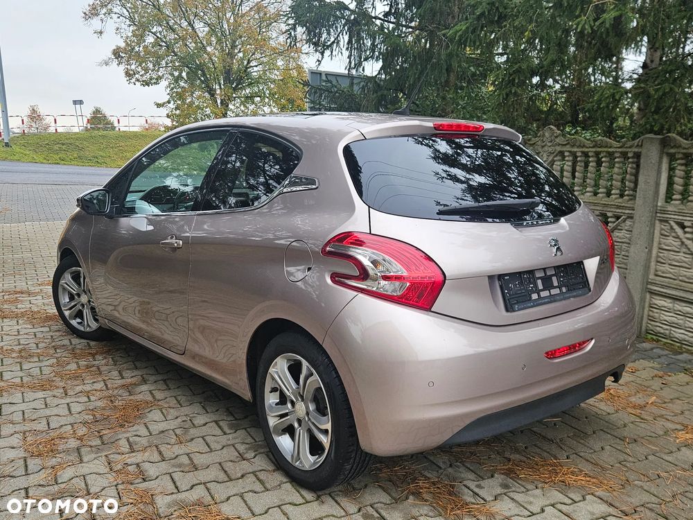 Peugeot 208 95 VTI Allure - 8