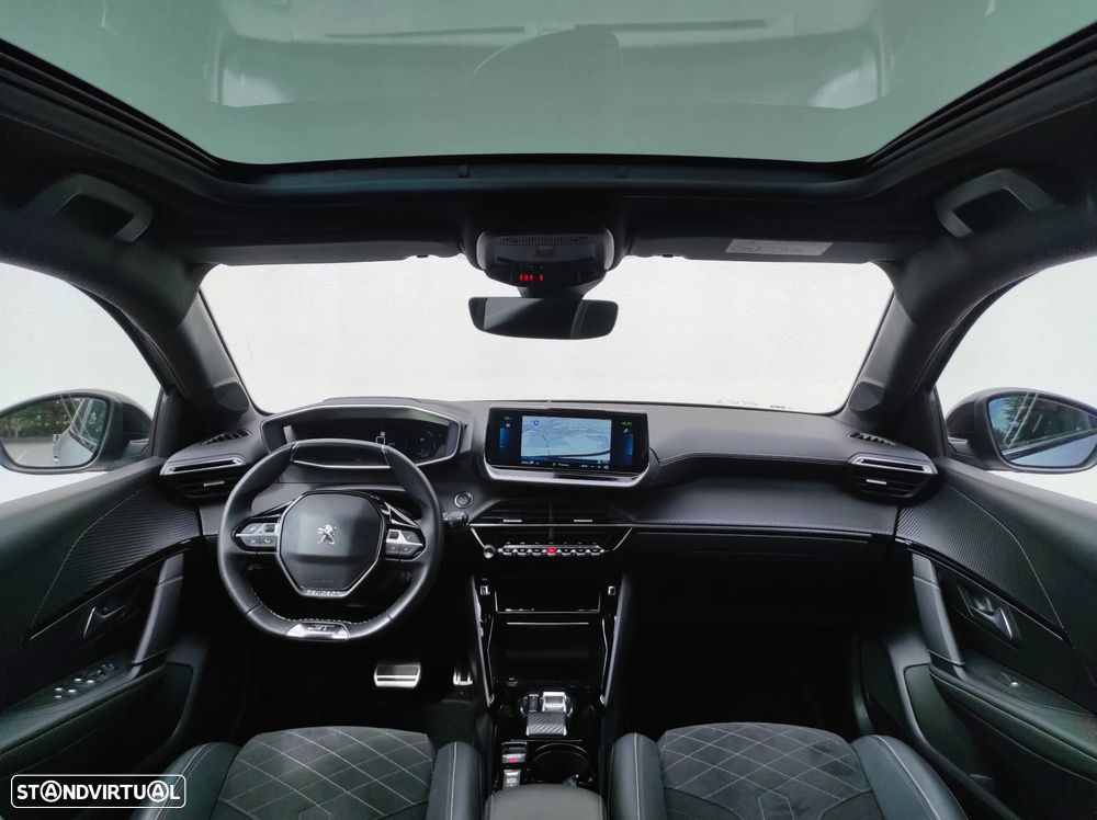 Peugeot e-208 GT - 17