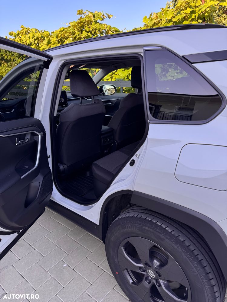 TOYOTA RAV4 2024 — imagine 8