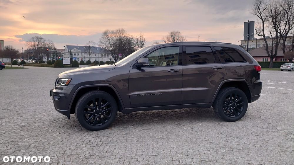 Jeep Grand Cherokee - 10