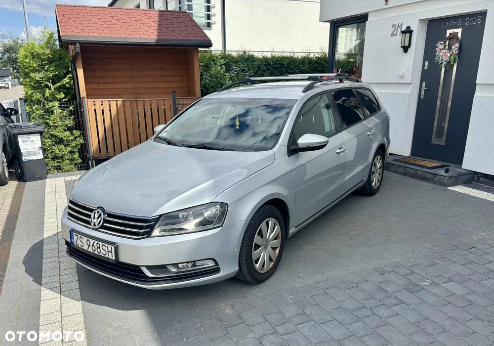 Volkswagen Passat 1.6 TDI DPF BlueMot Comfortline - 1