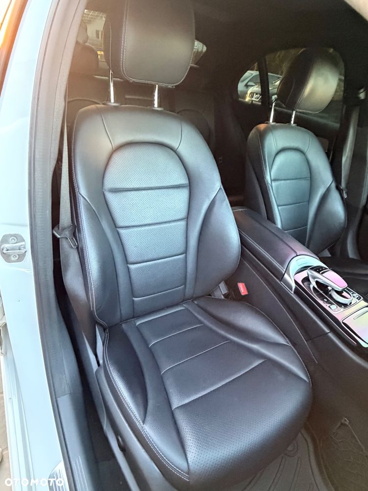 Mercedes-Benz Klasa C 300 9G-TRONIC AMG Line - 17