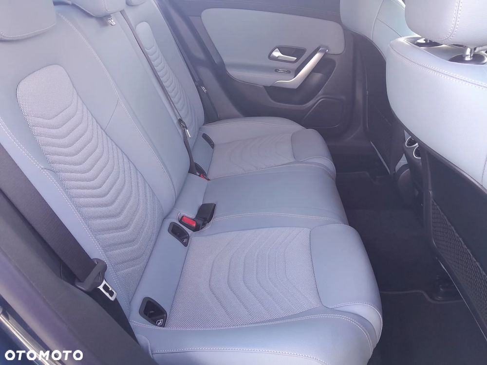 Mercedes-Benz CLA 180 Progressive 7G-DCT - 18