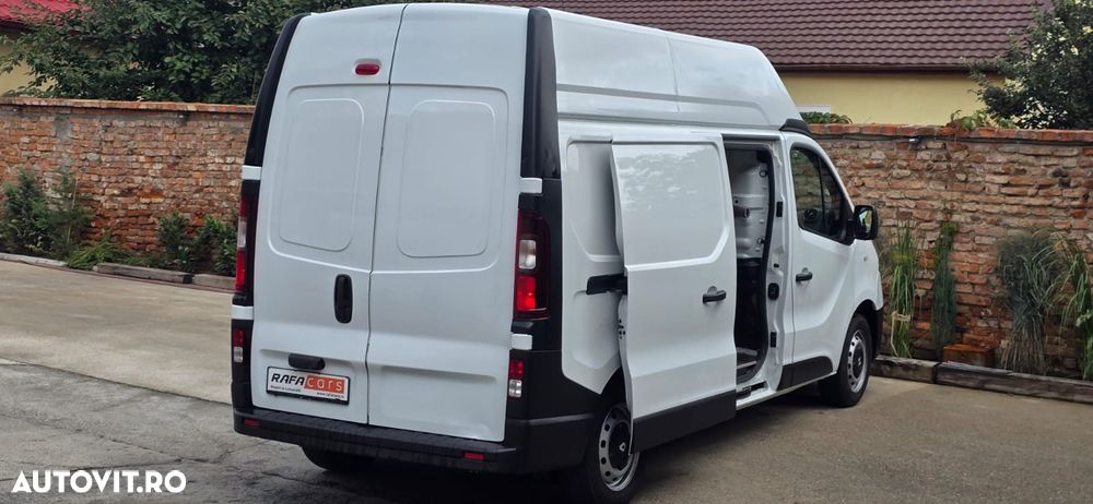 Renault Trafic - 2