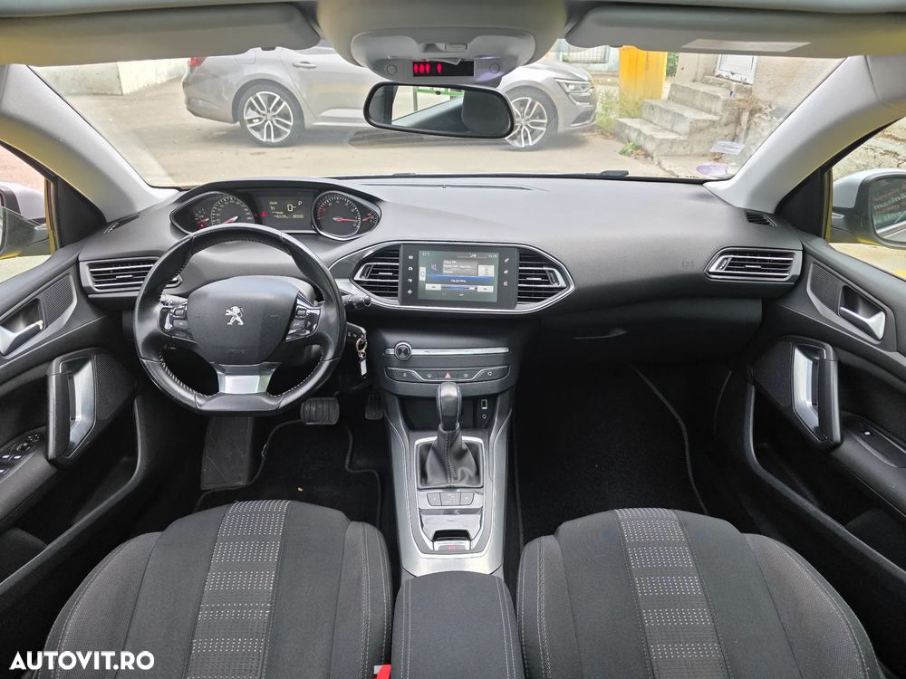 Peugeot 308 1.2 L PureTech Turbo S&S Allure Aut. - 4