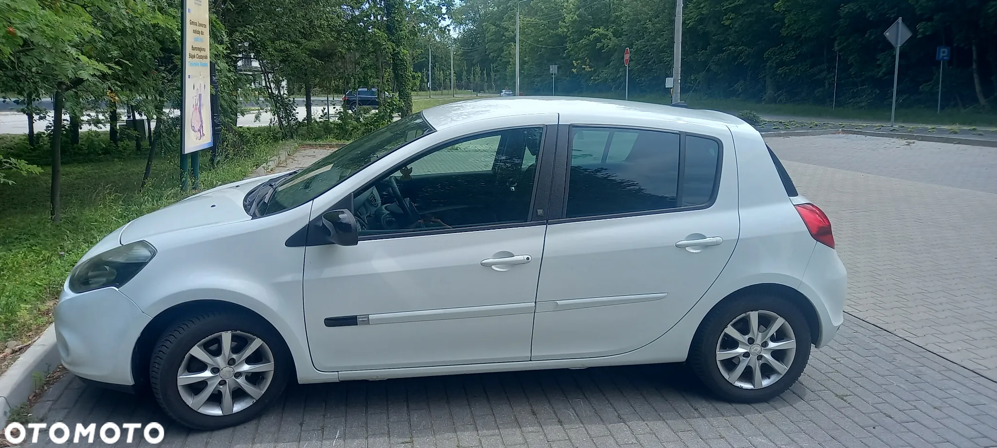 Renault Clio 1.2 16V Dwudziestka - 2