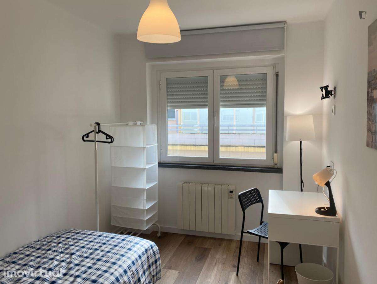 Quarto - localizado em Benfica Lisbon - Grande imagem: 4/30