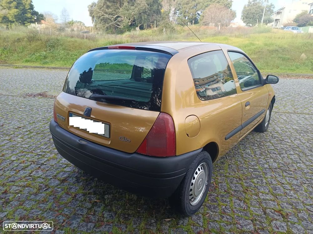Renault Clio 1.9 D Van - 10
