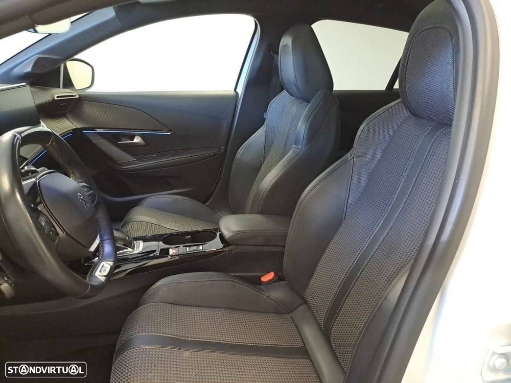 Peugeot 208 1.2 PureTech GT EAT8 - 9