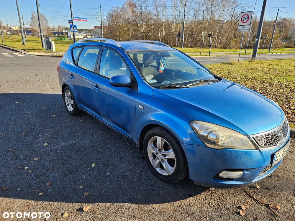 Kia Ceed - 4