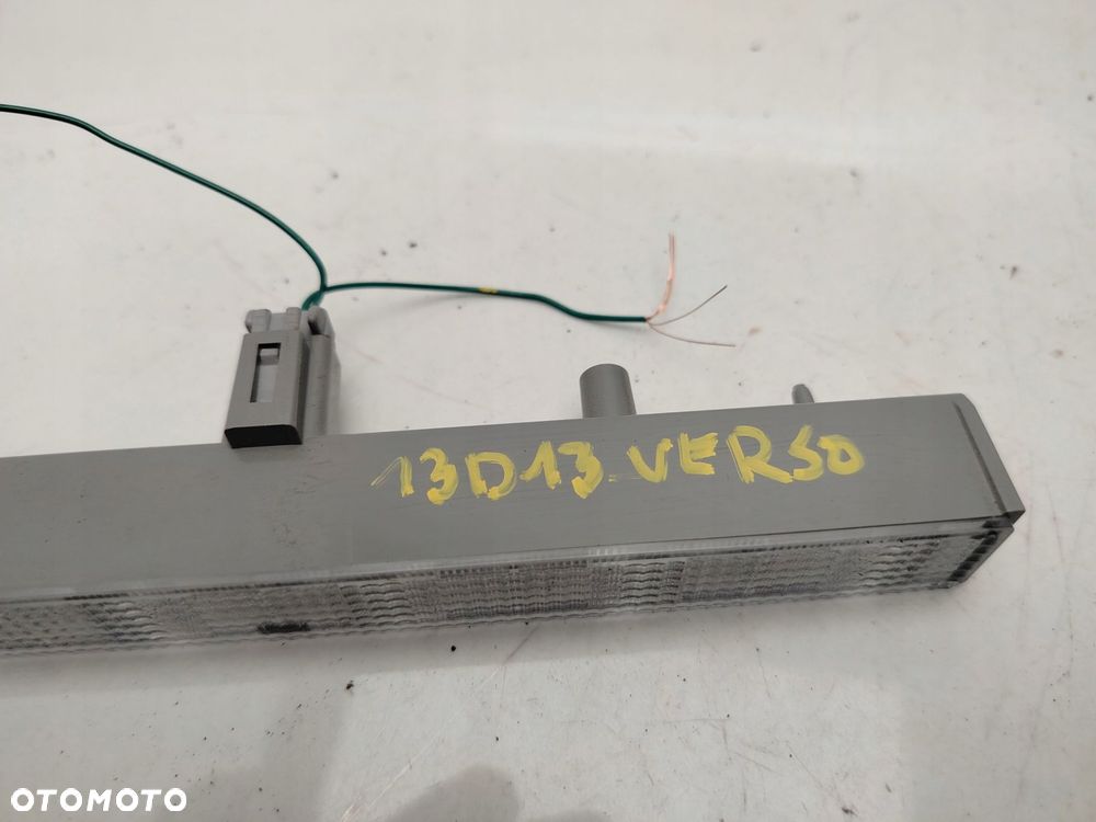 toyota verso lift 13r- trzecie światło stop stopu 81570-05100 - 7