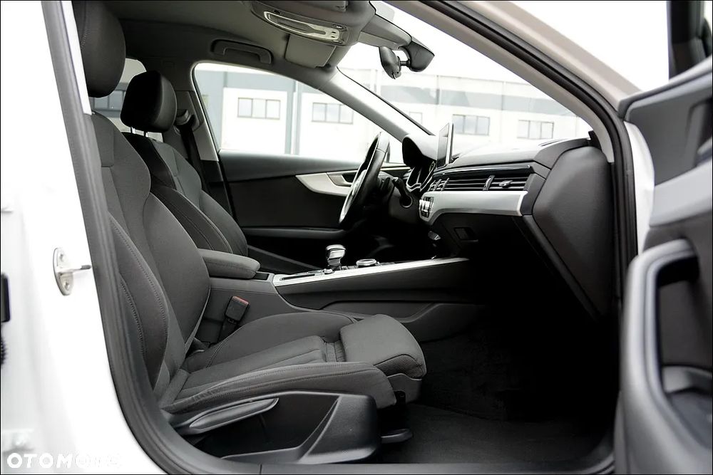 Audi A4 Avant 2.0 TFSI ultra Sport S tronic - 24