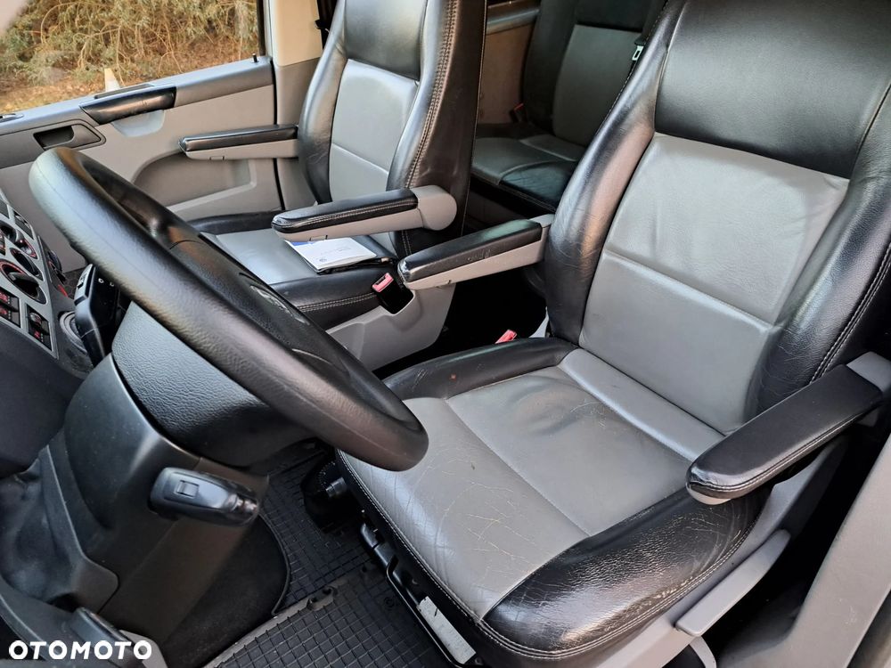 Volkswagen Transporter - 12