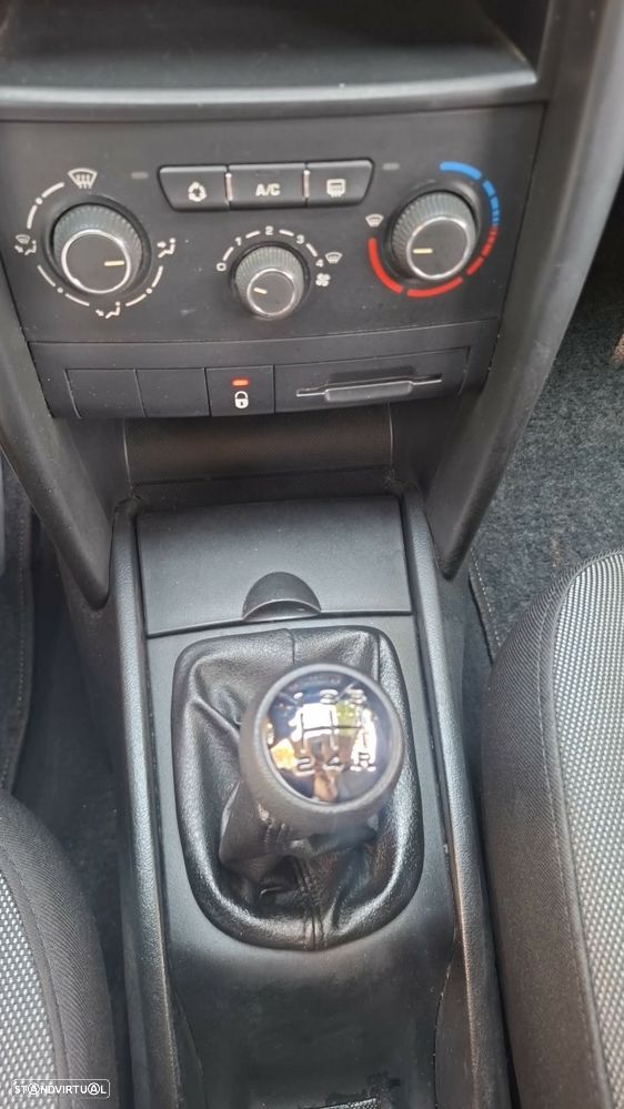 Peugeot 207 SW - 16