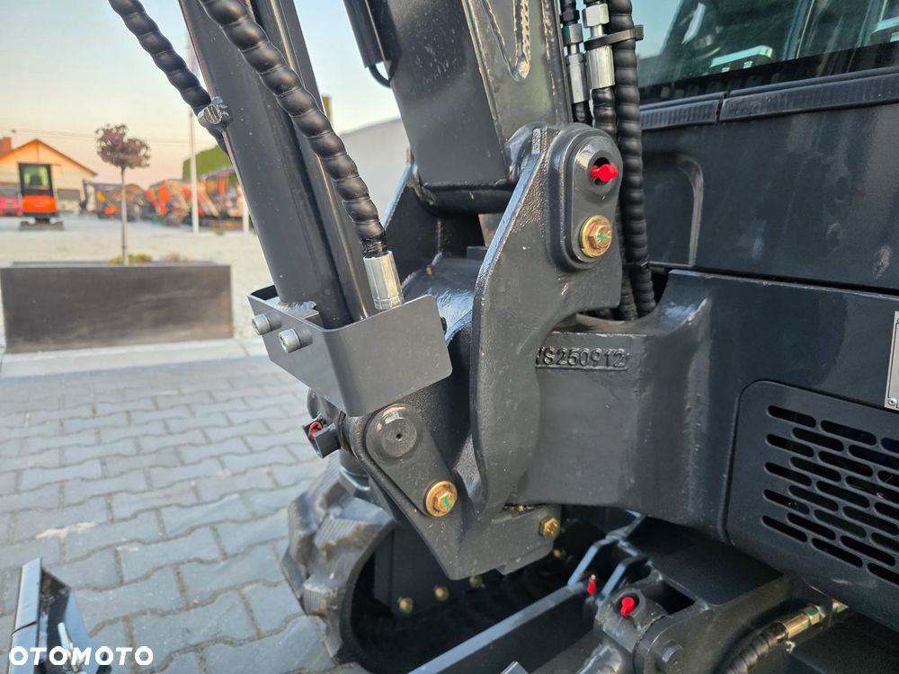 Inny NOWA minikoparka TORQMATIK ME18, silnik Yanmar 3TNV74F 11.2 kW - 25