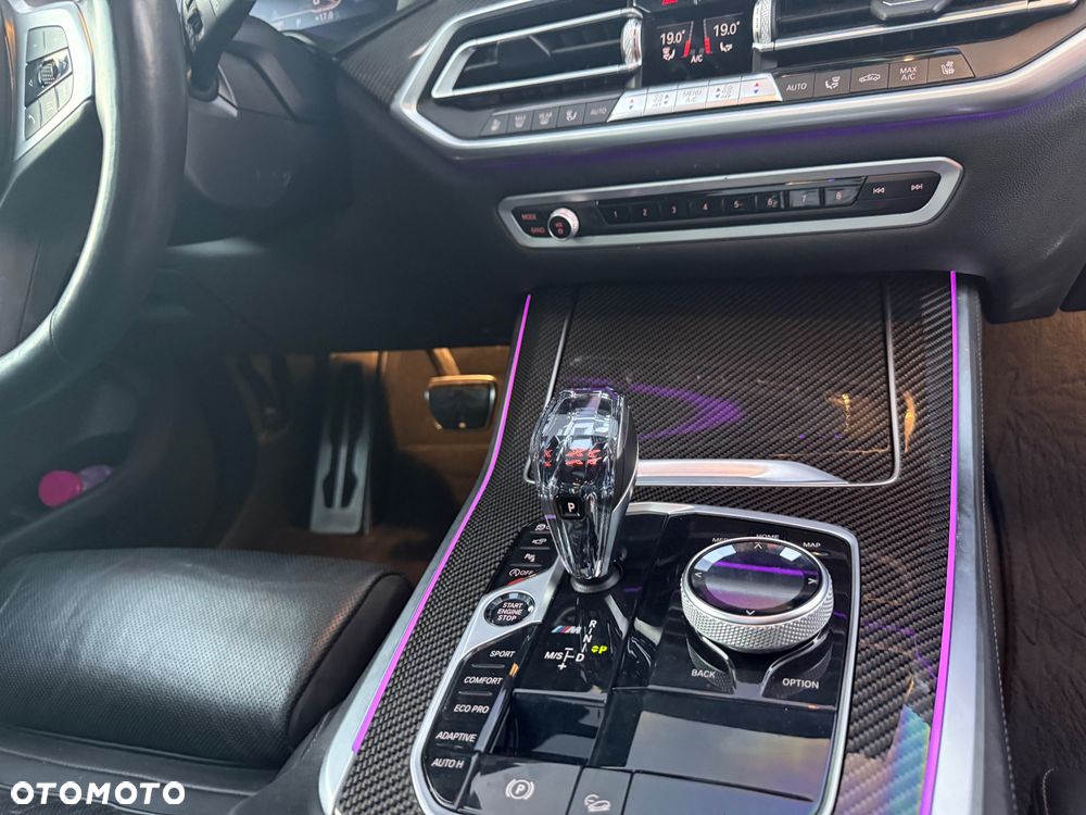 BMW X5 M M50i - 12