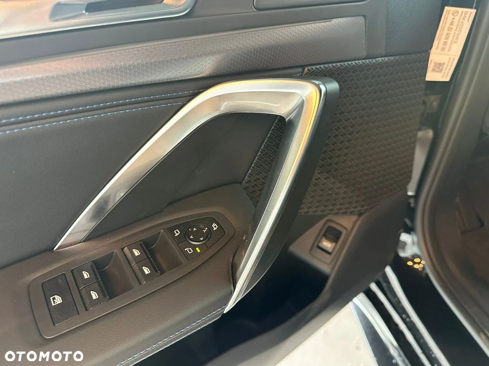 BMW iX2 eDrive20 66.5kWh M Sport Edition - 14