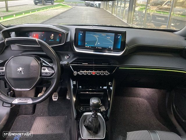Peugeot 2008 1.2 PureTech GT Line - 27
