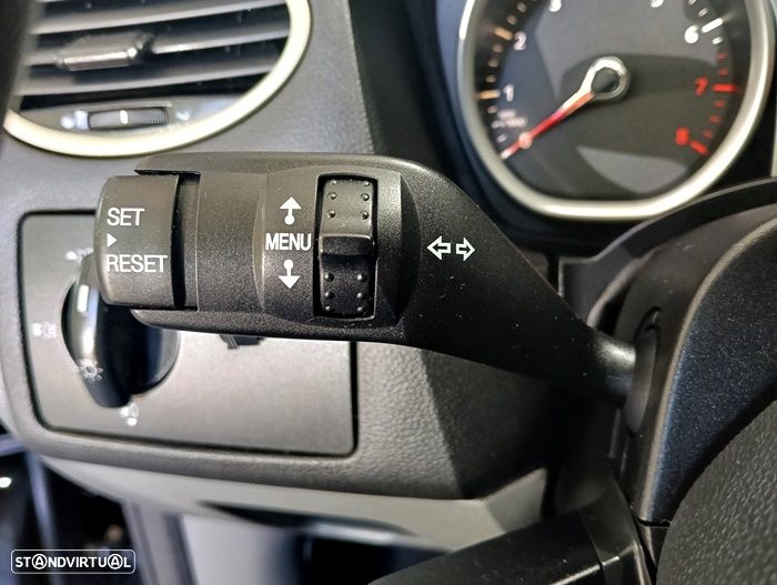 Ford Focus SW 1.4 16V Trend - 24
