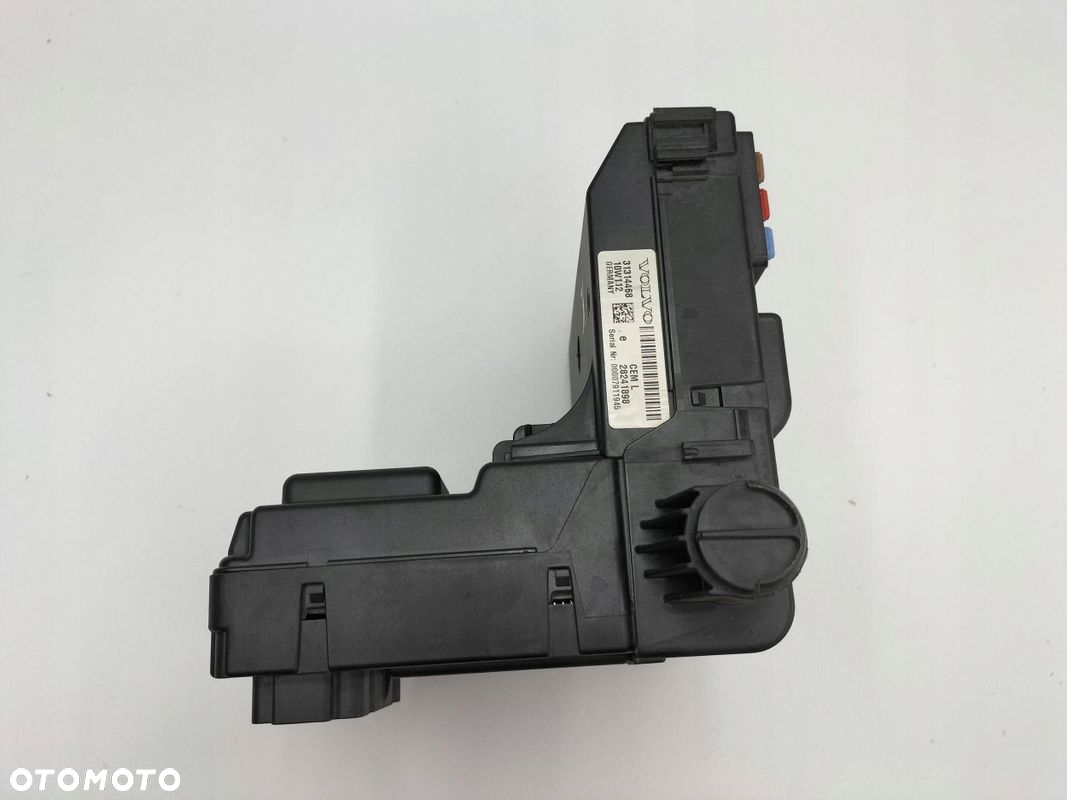 VOLVO XC90 SKRZYNKA BEZPIECZNIKÓW MODUŁ CEM L 28241898 31314468 - 3