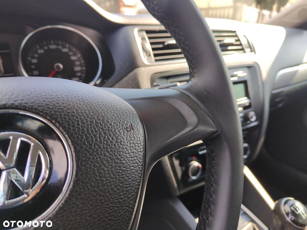 Volkswagen Jetta 2.0 TDI DPF BMT Trendline - 16