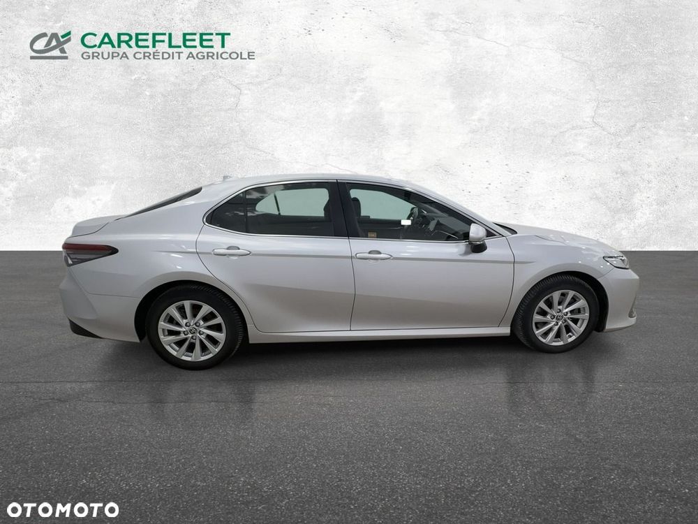 Toyota Camry - 5