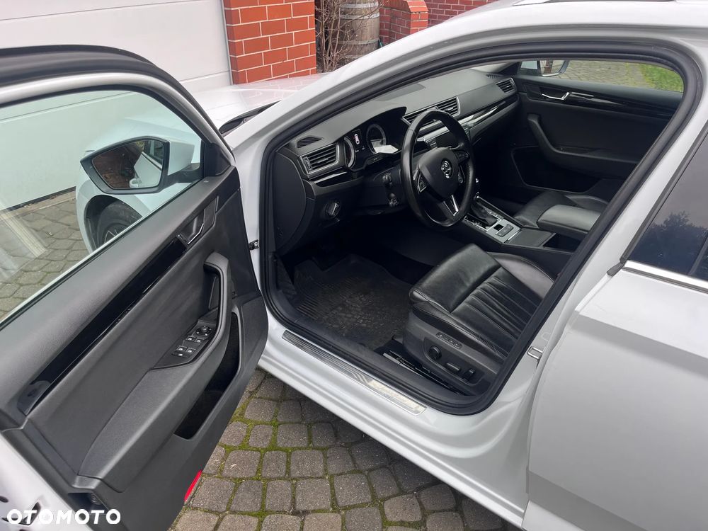 Skoda Superb 2.0 TDI 4x4 L&K DSG - 6