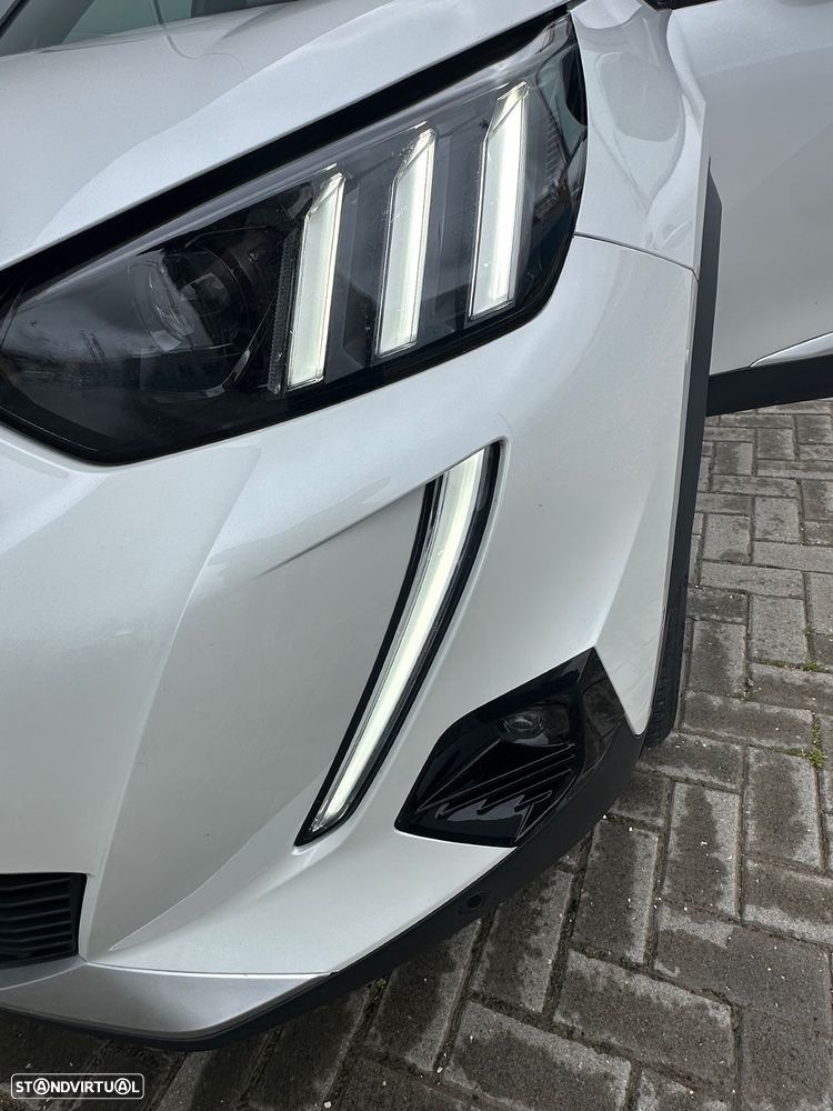 Peugeot 2008 1.2 PureTech GT Line EAT8 - 11