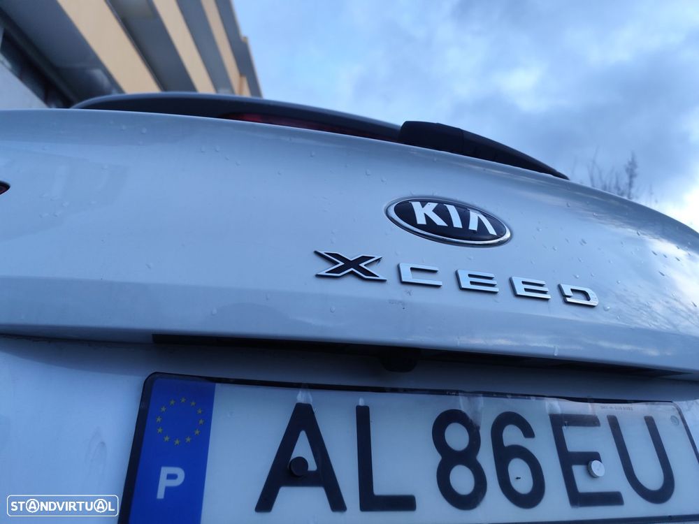 Kia XCeed 1.6 CRDi MHEV Drive - 17