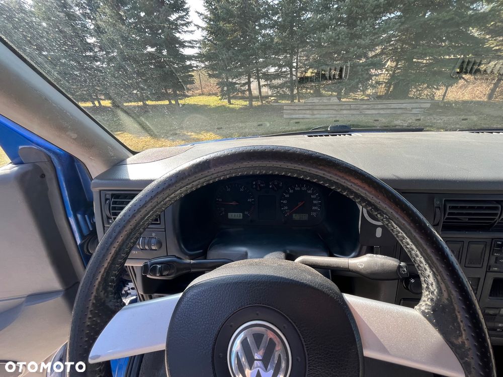 Volkswagen Multivan - 12