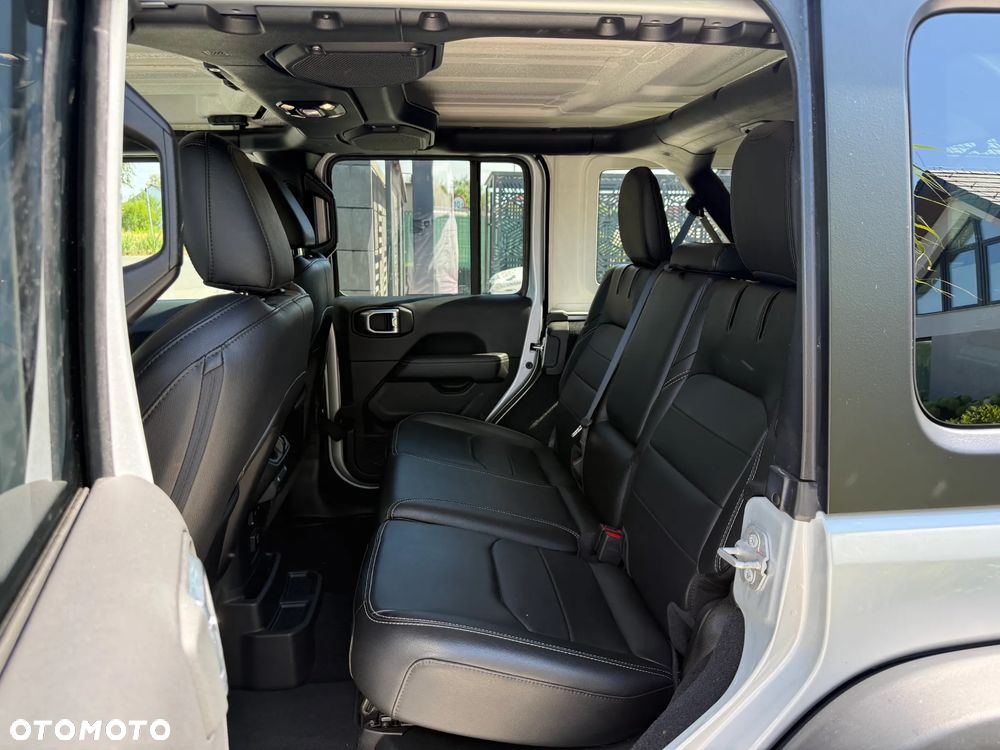 Jeep Wrangler - 17