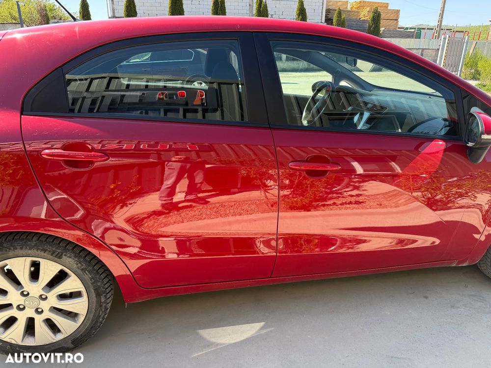 Kia Rio - 5