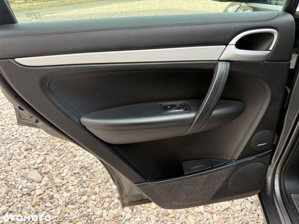 Porsche Cayenne Turbo - 28