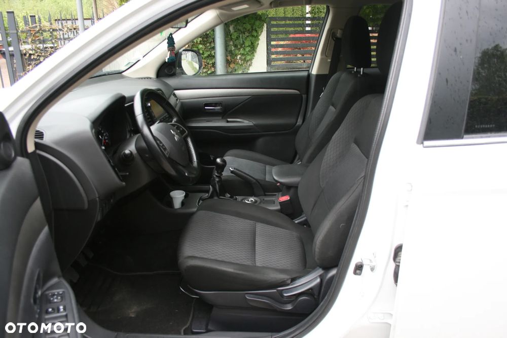 Mitsubishi Outlander 2.2 DID Intense - 21