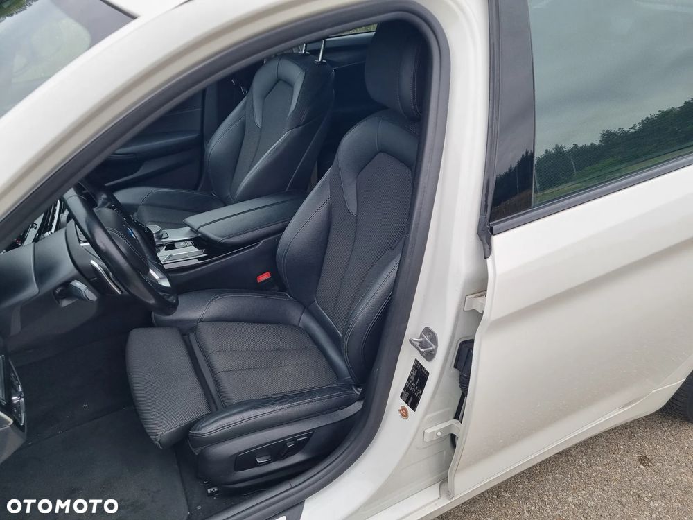 BMW Seria 5 525d Sport Line sport - 14